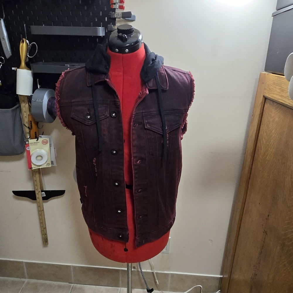 NWT Hottopic Distressed Denim vest with hood (XS)